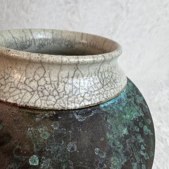 Vintage Raku Studio Art Pottery Vase Iridescent Metallic Glaze Artist Stamp DW - Picture 4 of 7